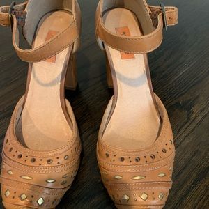 Miz Mooz Women’s Fargo platform pump